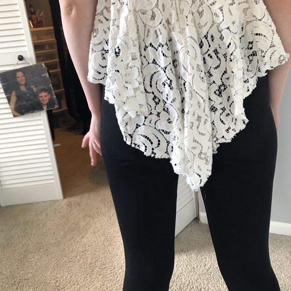 No sleeve crochet top - Picture 2 of 3